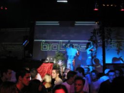 mad_34_20090606_1517941045